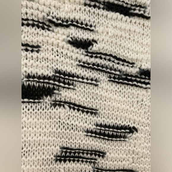 NWT LuLaRoe Mimi shawl buttons fringe poncho sweater knit black and white - Picture 3 of 6